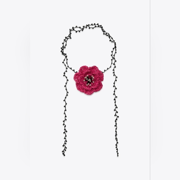 RAFFIA FLOWER NECKLACE - Picture 3 of 5